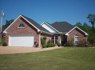 104 Lexi Ln, Vicksburg, MS 39183