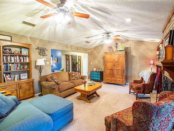 4th image of 3065 Heritage Cir