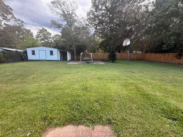 177 Lake Dr, Eufaula, AL 36027