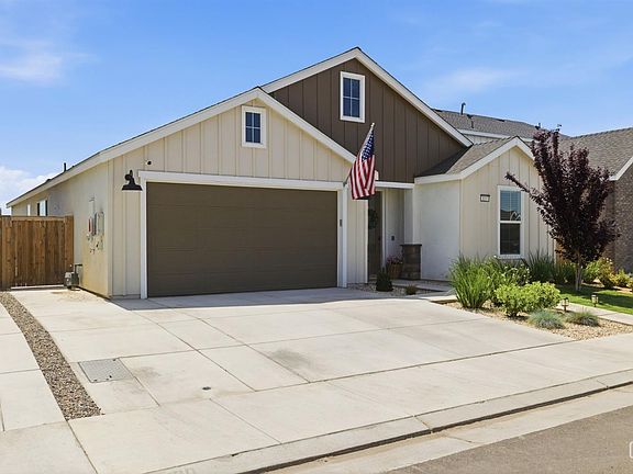 3rd image of 3217 Golden Trails Ln