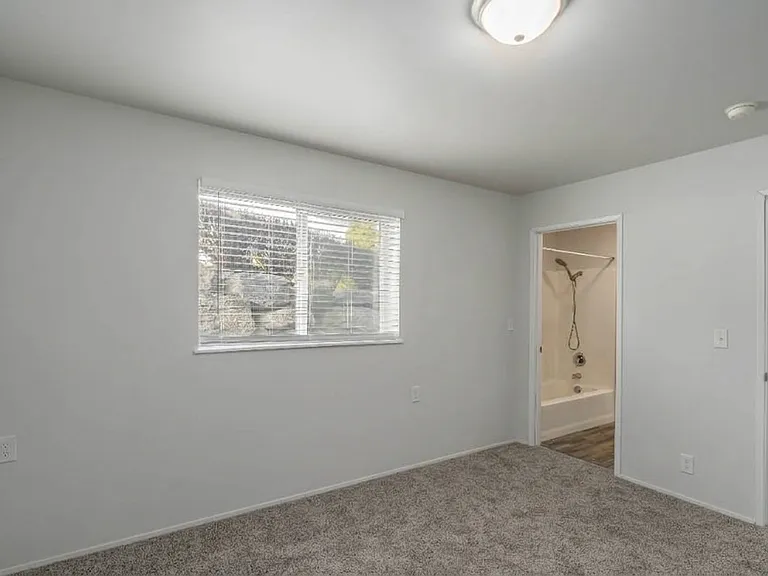 Aspen Heights Apartments — Photo 12