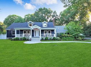 123 Woodhollow Rd, Great River, NY 11739