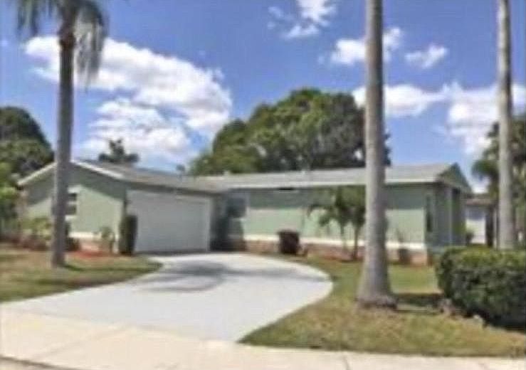 1st image of 142 Las Palmas Blvd