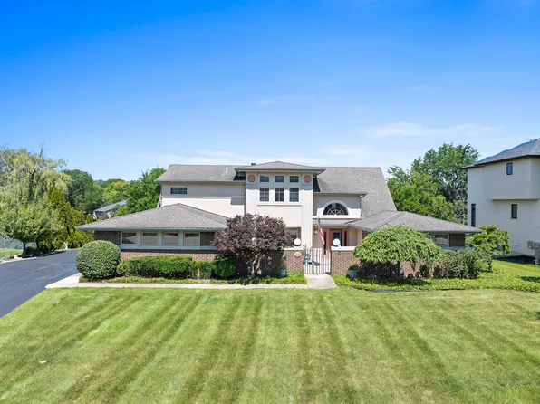 14 Hamilton Ln, Oak Brook, IL 60523