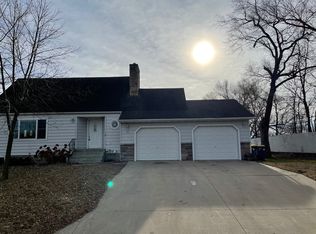 253 24th St NW #A, Faribault, MN 55021