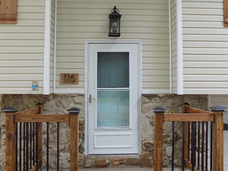 115 Belmont Dr — Photo 2