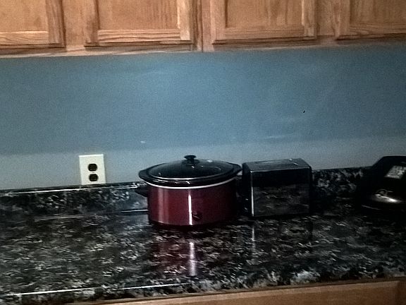 4th image of 903 Elm Ave