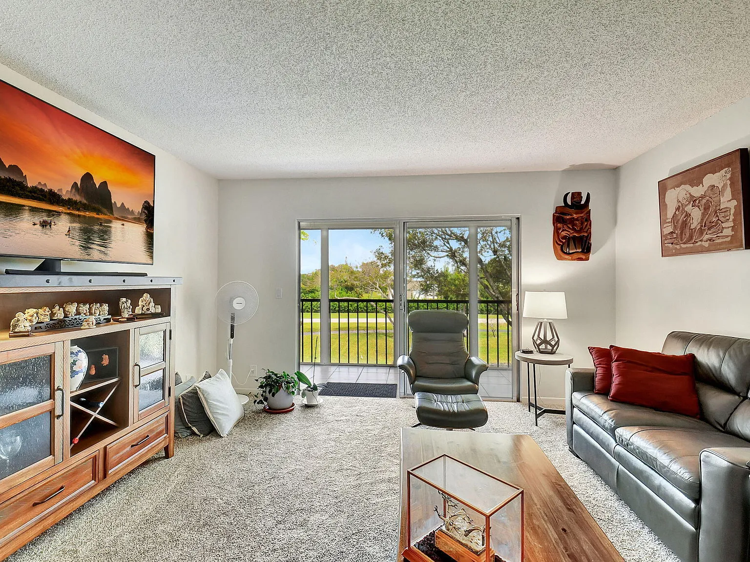 2 bed, 2.0 bath, 1070 sqft, $2,200 — Photo 2
