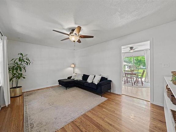 3rd image of 13109 Winchester Ave