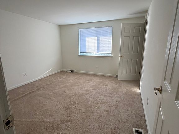 4th image of 259 Palmdale Dr