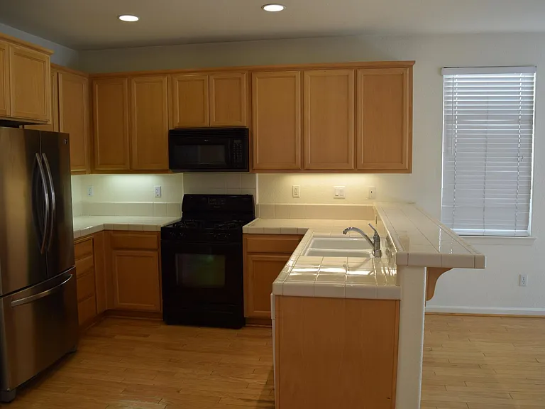 448 Chestnut St — Photo 17