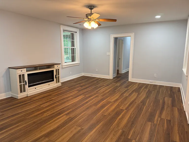1211 Glenwood Dr — Photo 6