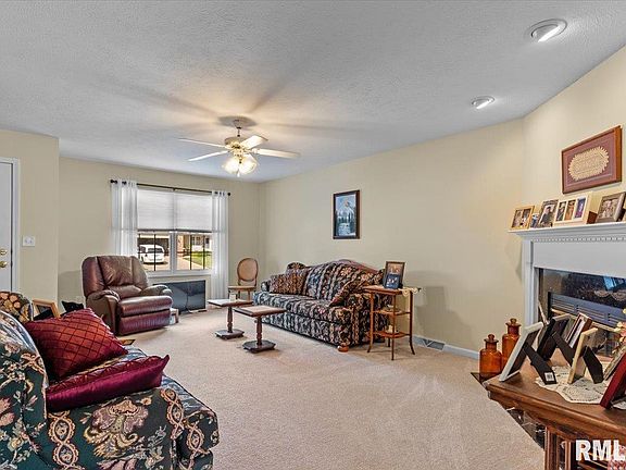 5th image of 3206 Sequoia Dr