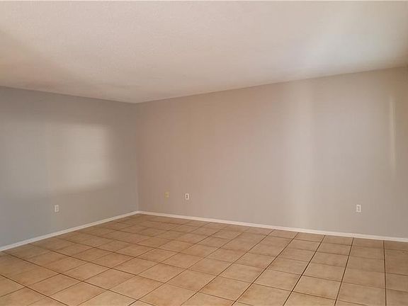 3rd image of 2431 Oak Park Way #117
