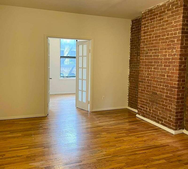1st image of 221 E 85th St APT 16