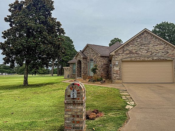 2nd image of 5 Woodlawn Way