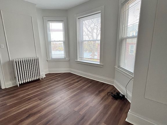 5th image of 16 Washington Ave APT 5