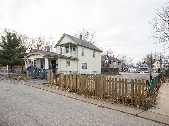 3rd image of 2458 Thurman St