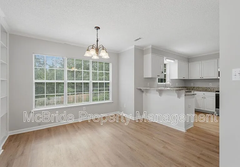 827 Sonora Cir — Photo 9