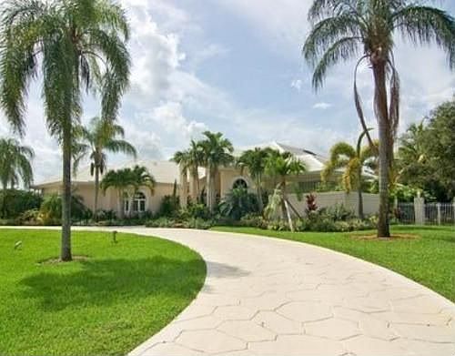 2nd image of 6920 SW 56th Ct