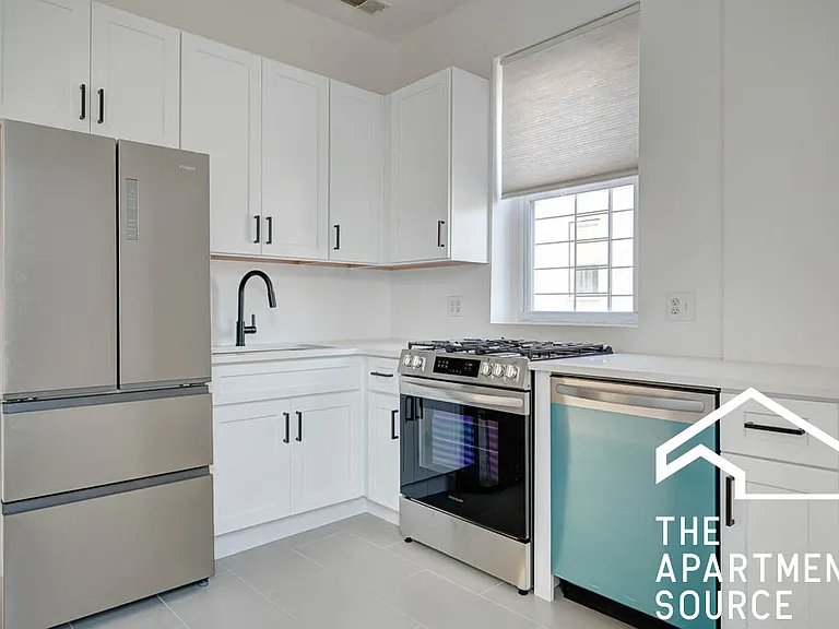 2732 W Chicago Ave #3R — Photo 4