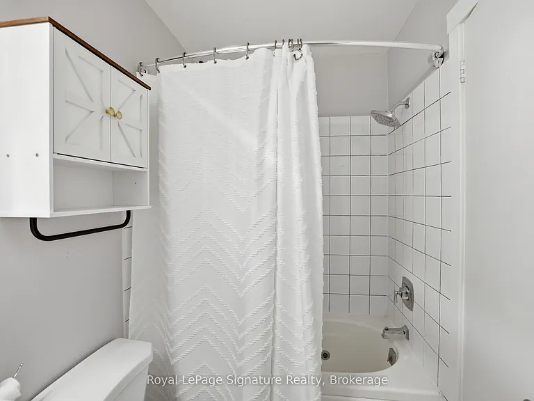 585 Oxbow Cres — Photo 20
