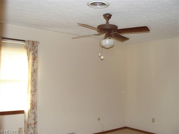 5th image of 546 Hawley Ave