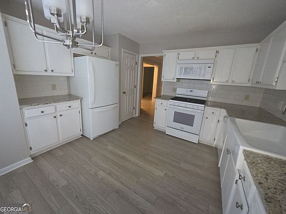 4th image of 3914 Meeting St NW