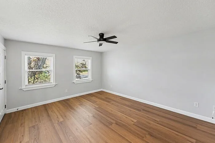 9605 N Edison Ave — Photo 11