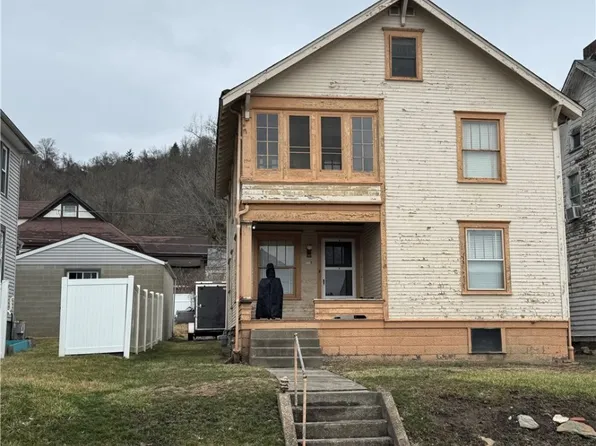 1113 Virginia St, Martins Ferry, OH 43935