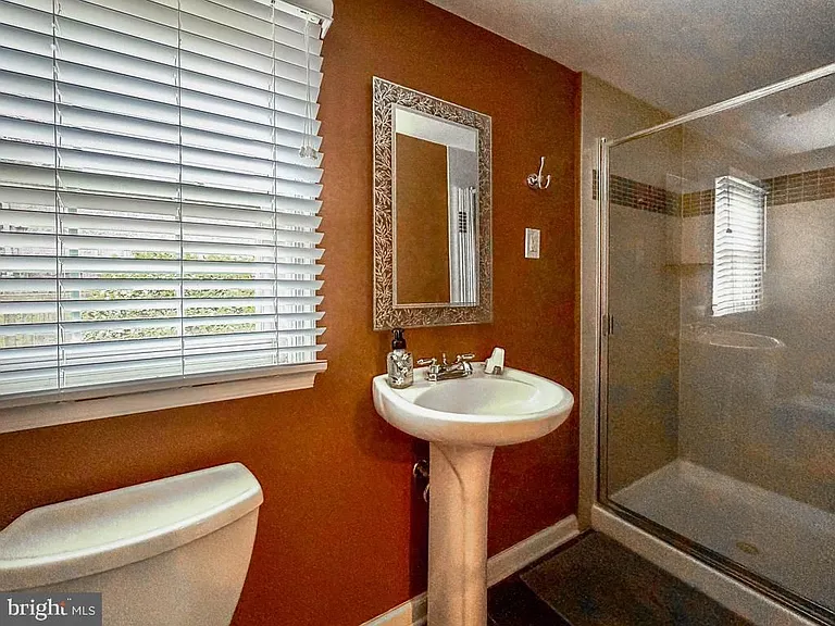 1168 Temple Dr — Photo 28