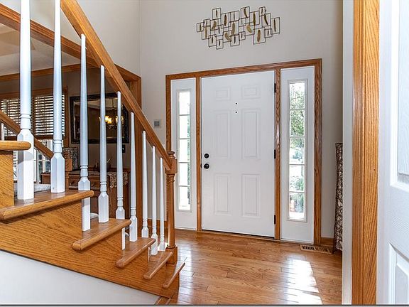 4th image of 8496 Oaktree Dr