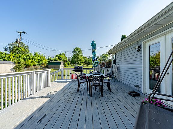 2nd image of 216 Spruce Dr