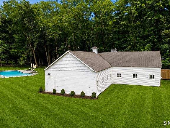 4th image of 240 North Avenue