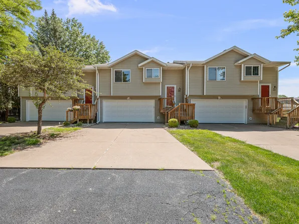 3004 3rd St #10, Moline, IL 61265