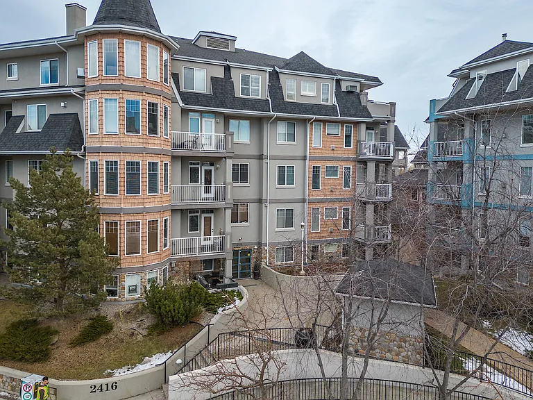 60 24th Ave SW #207 — Photo 23