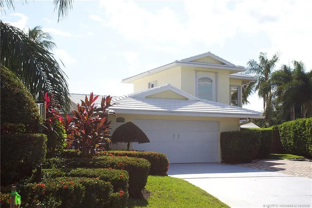3 bed, 2.5 bath, 2744 sqft, $9,000 — Photo 1