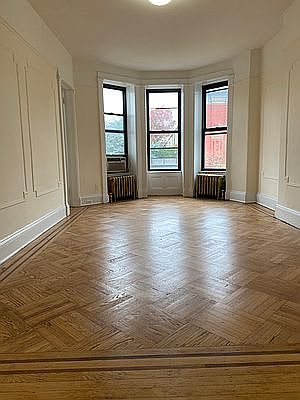 1st image of 338 Park Pl Floor 3