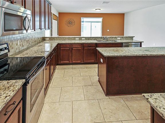 3rd image of 601 Seven Oaks Blvd