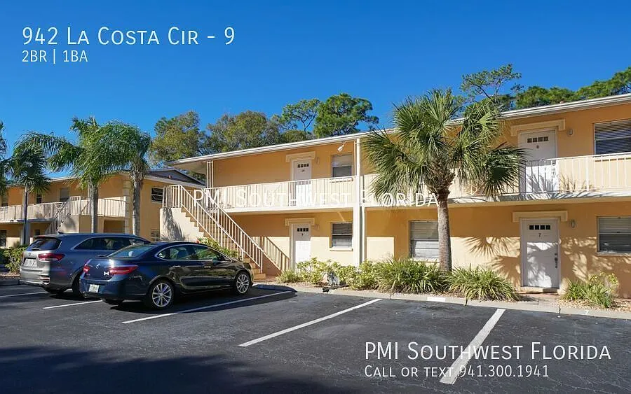 Charming 2/1 Condo in La Costa Prime Sarasota Location, Move-In Ready! — Photo 2