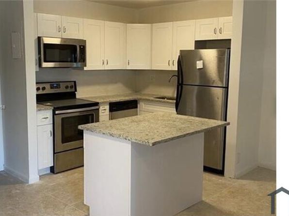 304 NW 30th Ct APT 203