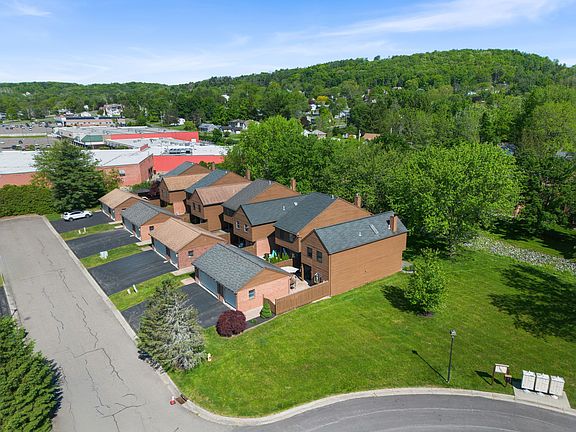 3rd image of 104 Patio Dr