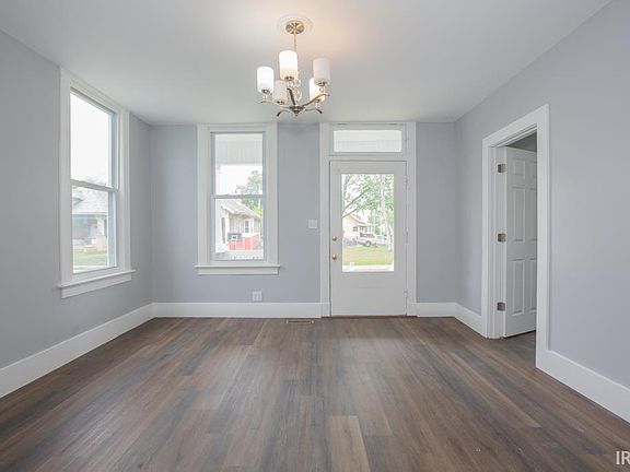 2nd image of 629 E Powell Ave