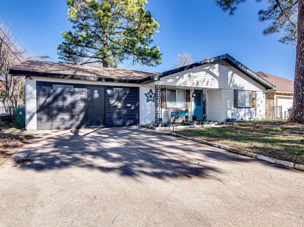 212 Bedford Ct W, Hurst, TX 76053