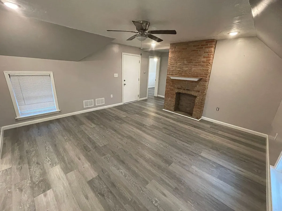 Building Photo - 148 Gray St #2
