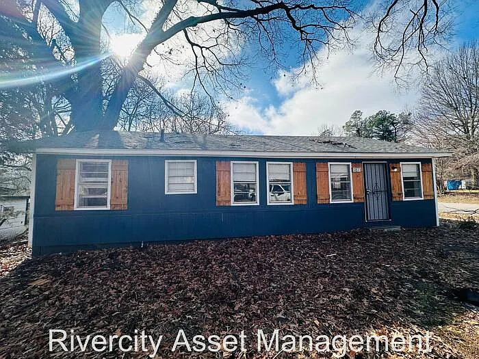 1871 Cedarhurst Ave — Photo 1