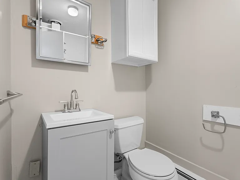 548 Chapel St #1F — Photo 8
