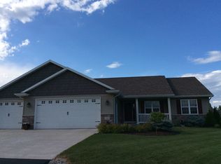743 Milkweed Ct, Neenah, WI 54956
