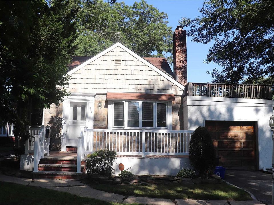 1st image of 919 Eisenhower Dr