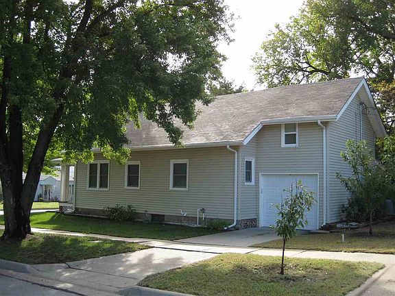 3rd image of 531 N Taylor St